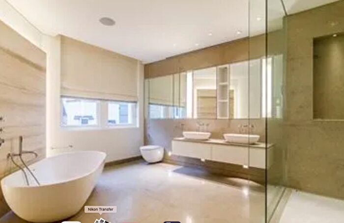 2 Bedroom Flat To Rent In Duke Street, London, W1K