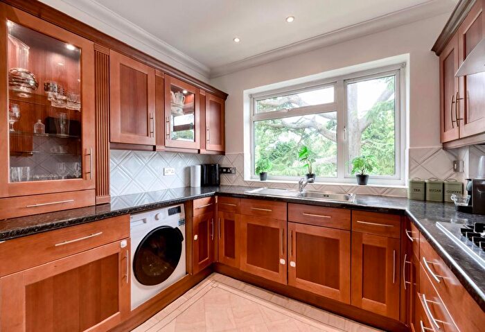 2 Bedroom Flat To Rent In Broomfield House, Stanmore Hill, Stanmore, Greater London, HA7