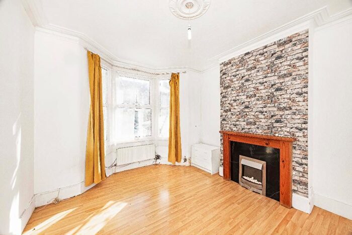 3 Bedroom End Of Terrace House To Rent In Sutton Road, Chadwell Heath, IG11