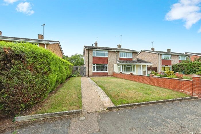 3 Bedroom Semi-Detached House For Sale In Huntingfield Road, Bury St. Edmunds, IP33