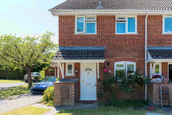 3 Bedroom End Of Terrace House To Rent In Kipling Court, Manor Fields, RH13