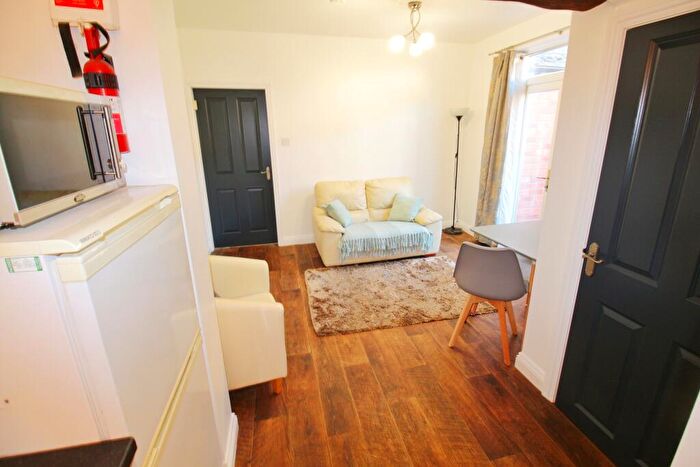 1 Bedroom Flat To Rent In Flat, The Avenue, Lincoln, LN1