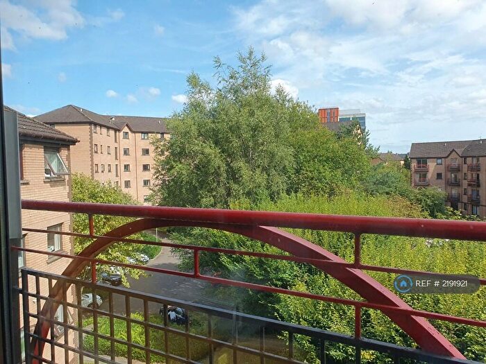 2 Bedroom Flat To Rent In Riverview Drive, Glasgow, G5