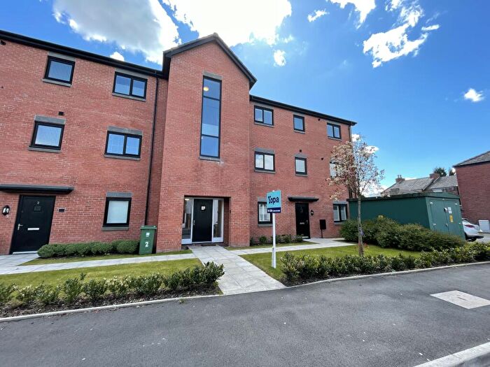 2 Bedroom Apartment For Sale In Williamson Lane, Manchester, M43