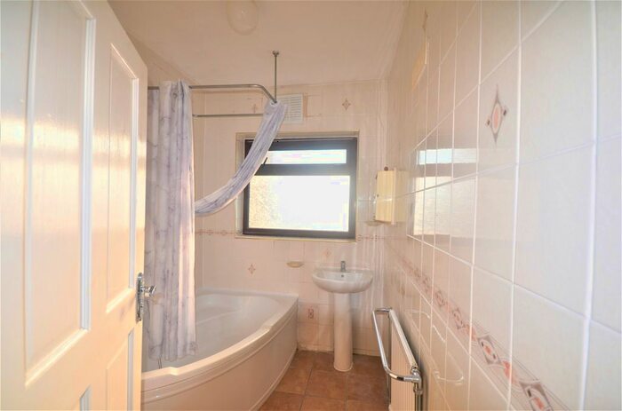 5 Bedroom End Terrace House To Rent In Roll Gardens, IG2