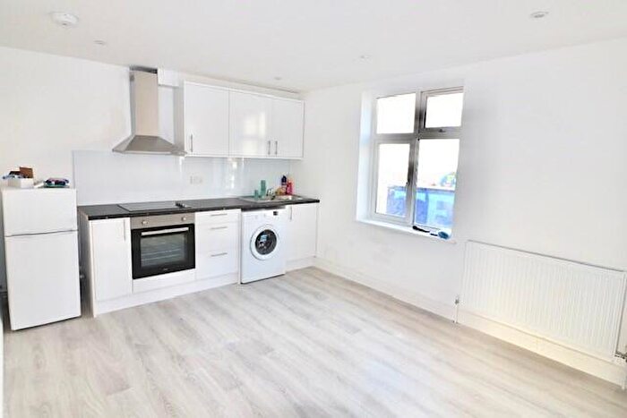 1 Bedroom Flat To Rent In Elm Park Avenue, Elm Park, RM12