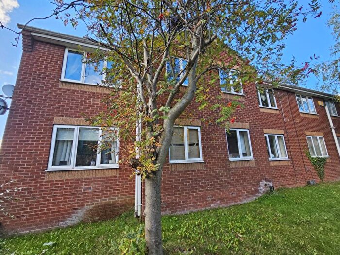 2 Bedroom Flat To Rent In Chantry Grove, Royston, S71