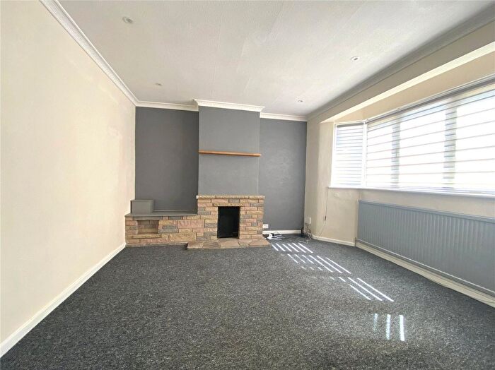 3 Bedroom Terraced House To Rent In Wilsden Avenue, Luton, LU1
