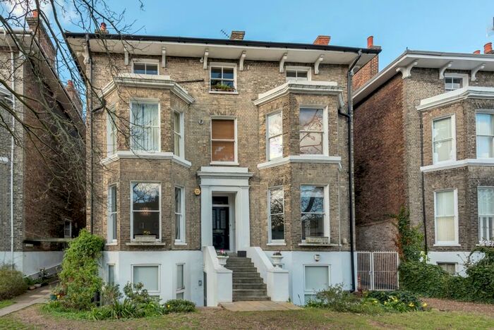 2 Bedroom Flat To Rent In St. Johns Park Blackheath, SE3