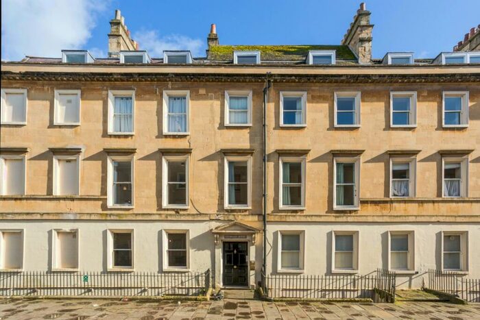 2 Bedroom Flat To Rent In Duke Street Bath, BA2