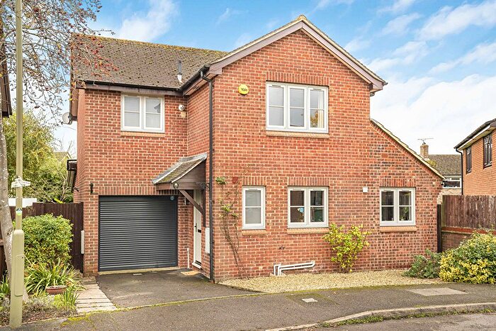 3 Bedroom Detached House For Sale In French Laurence Way, Chalgrove, OX44
