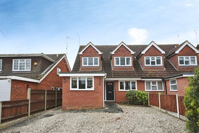 4 Bedroom Semi Detached House For Sale In Norsey View Drive, Billericay, CM12
