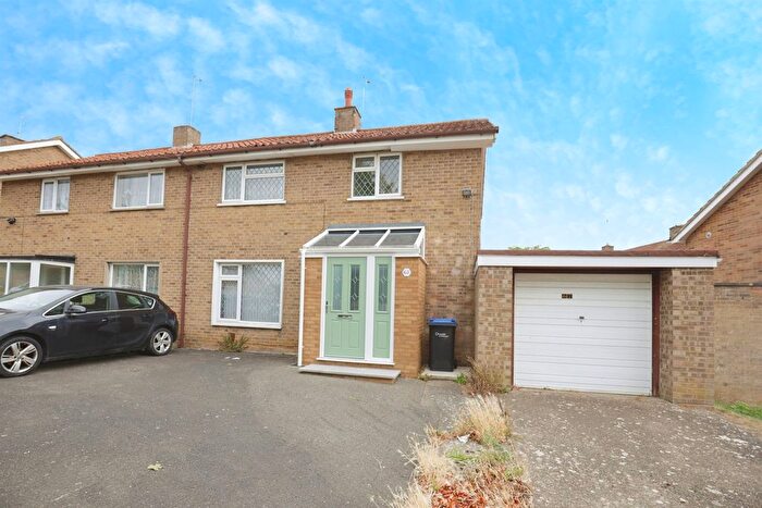 3 Bedroom Semi-Detached House For Sale In Avon Drive, Northampton, NN5