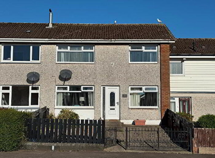 4 Bedroom Mid Terraced House For Sale In Sperrin Park, Londonderry, BT47