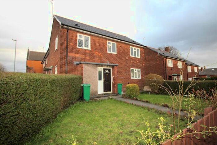 2 Bedroom Maisonette To Rent In Brockton Walk, Manchester, M8