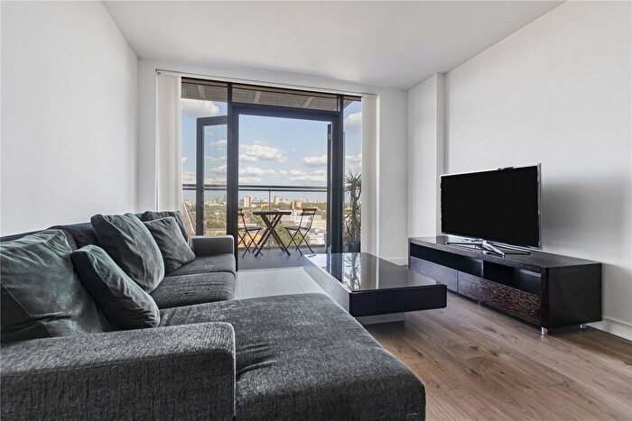 2 Bedroom Flat To Rent In Beechwood Road, Dalston, London, E8