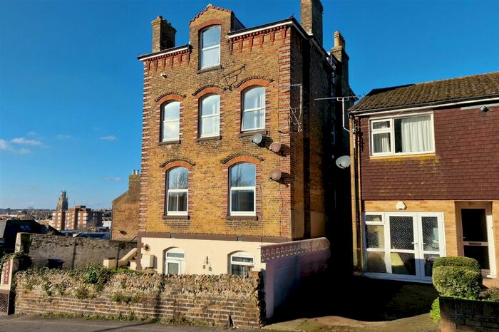 2 Bedroom Flat To Rent In Avenue Road, Ramsgate, CT11