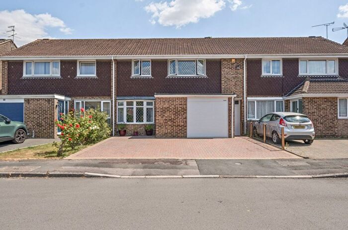 3 Bedroom Terraced House For Sale In Hawker Road, Eldene, Swindon, SN3