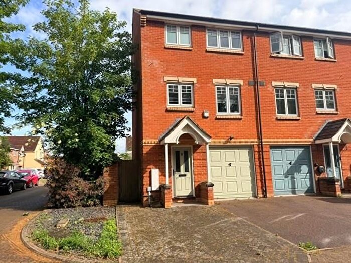 3 Bedroom Property For Sale In Darnell Walk, Bicester, OX26