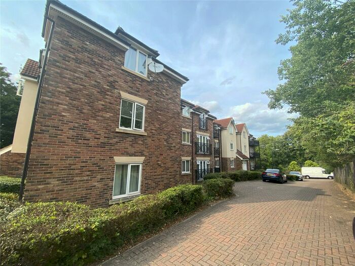 2 Bedroom Flat To Rent In Harris Place, Tovil, Maidstone, Kent, ME15