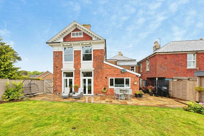 3 Bedroom Semi-Detached House For Sale In Beauxfield, Whitfield, Dover, Kent, CT16