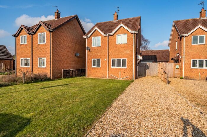2 Bedroom Detached House For Sale In Crosslands, Donington, Spalding, PE11