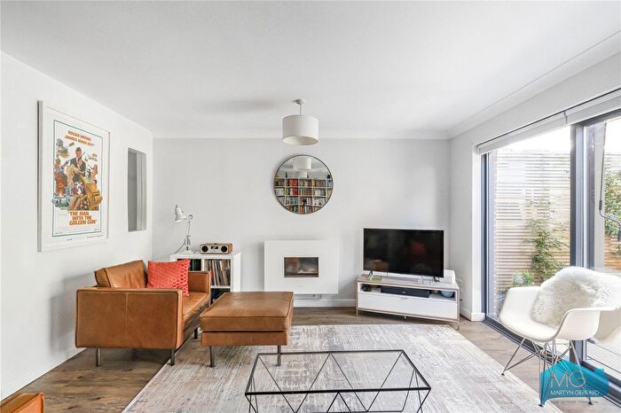 4 Bedroom Semi Detached House For Sale In Osier Crescent, London, N10