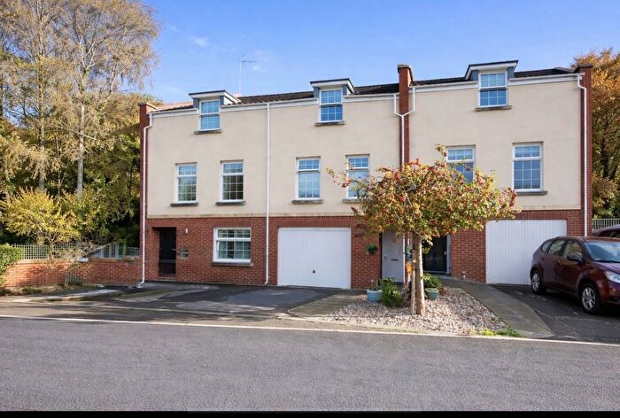 4 Bedroom Terraced House For Sale In Leaze Close, Thornbury, BS35