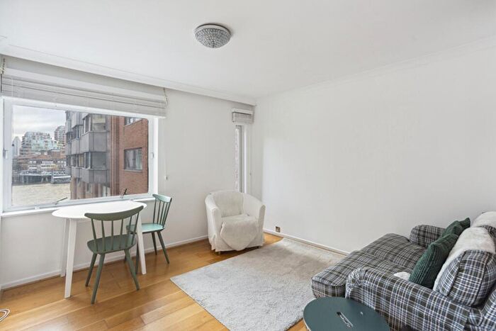 1 Bedroom Apartment To Rent In Upper Thames Street, EC4V