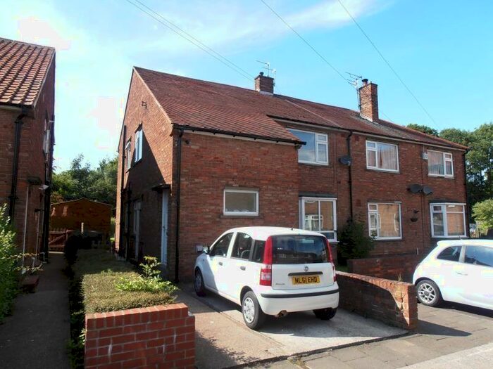 2 Bedroom Flat To Rent In Falstone Square, Newcastle Upon Tyne, NE3