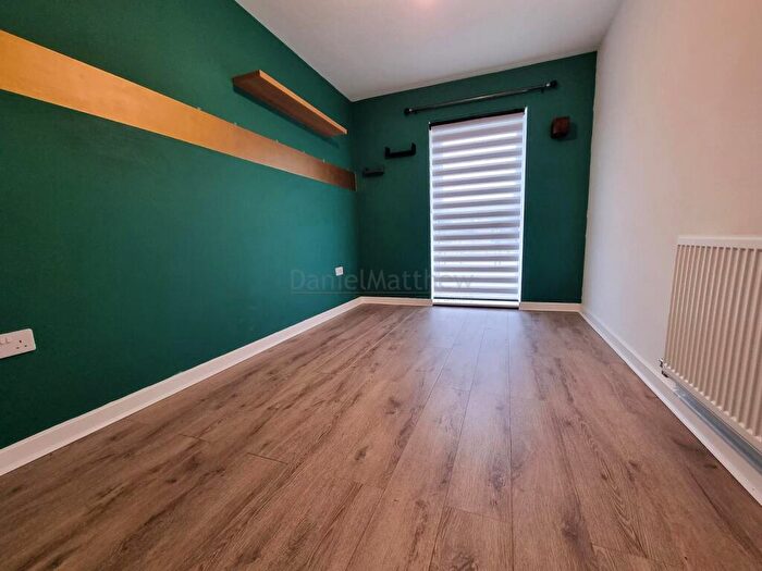 2 Bedroom Flat For Sale In Ffordd Penrhyn, Barry., CF62