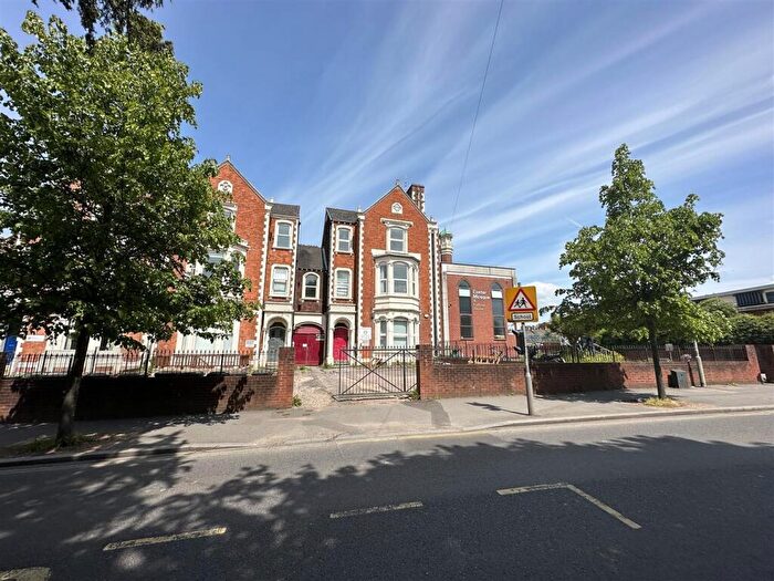 2 Bedroom Flat To Rent In York Road, Exeter, EX4