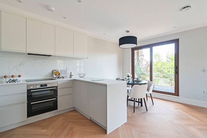 1 Bedroom Flat For Sale In Lynton Road, Acton, London, W3