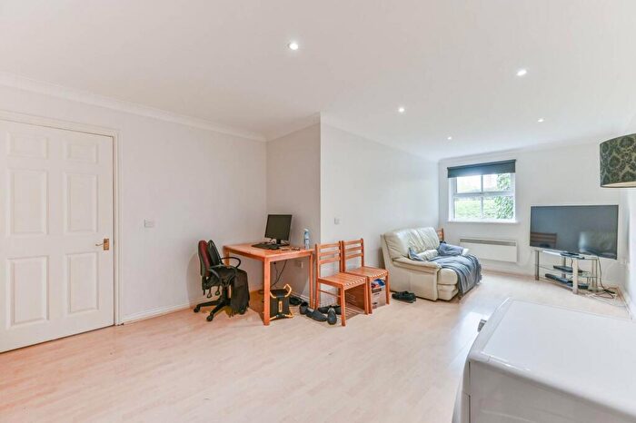 2 Bedroom Terraced House To Rent In Sycamore Close, South Croydon, CR2