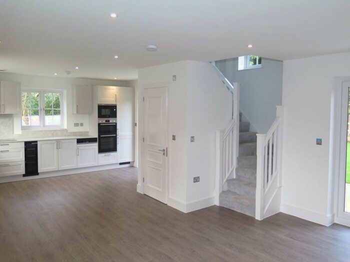 2 Bedroom House To Rent In Hatchet Lane, Ascot, Berkshire, SL5