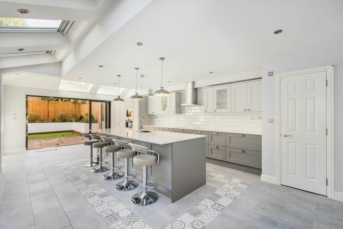 5 Bedroom Terraced House To Rent In Grandison Road, London, SW11