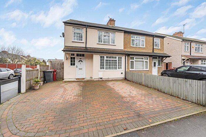 3 Bedroom Semi-Detached House For Sale In Burnham Lane, Cippenham, SL1