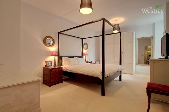 2 Bedroom Flat To Rent In Furrow Lane, Hackney, E9