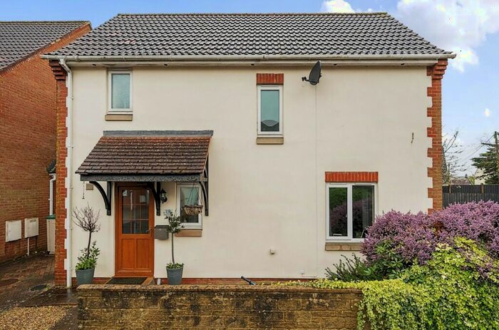 5 Bedroom Link Detached House For Sale In Balsam Park, Wincanton, Somerset, BA9