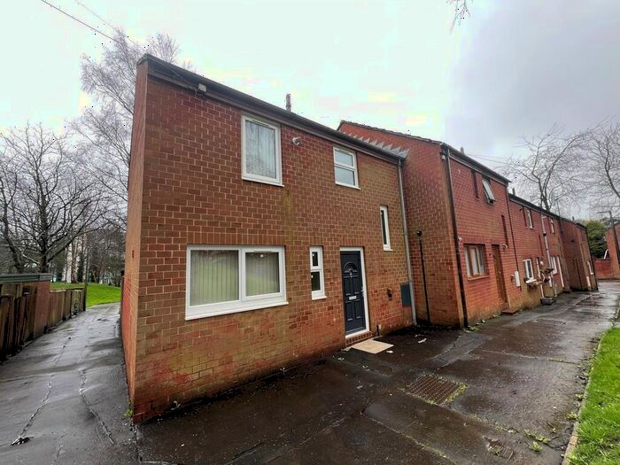 3 Bedroom Town House To Rent In Denville Road, Blackburn, BB2
