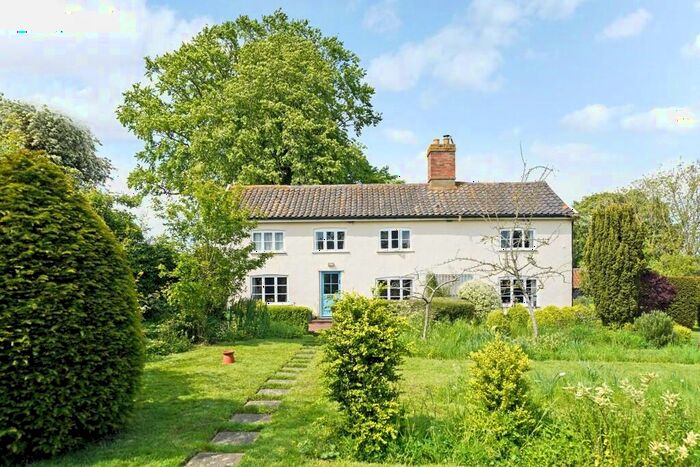 4 Bedroom Detached House For Sale In The Knoll, Redlingfield, IP23