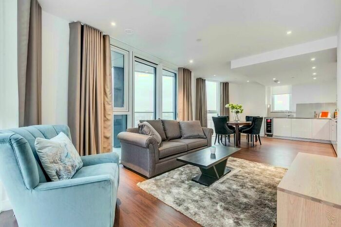 2 Bedroom Flat To Rent In Wandsworth Road, London, SW8