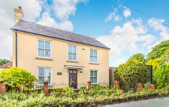 4 Bedroom Detached House For Sale In High Street, Kintbury, Berkshire, RG17