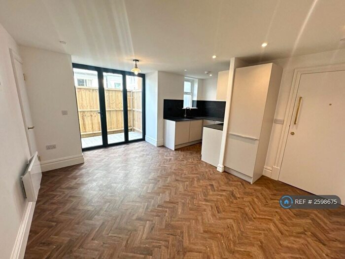 1 Bedroom Flat To Rent In Cathedral Road, Cardiff, CF11