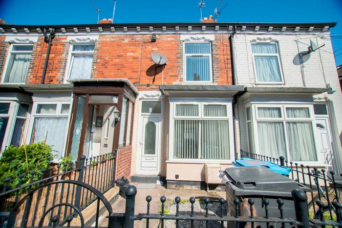 2 Bedroom Terraced House To Rent In Carisbrooke Avenue, De La Pole Avenue, Hull, HU3