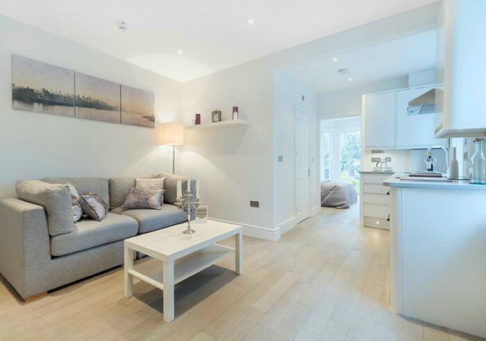 1 Bedroom Flat To Rent In Kennington Lane London, SE11