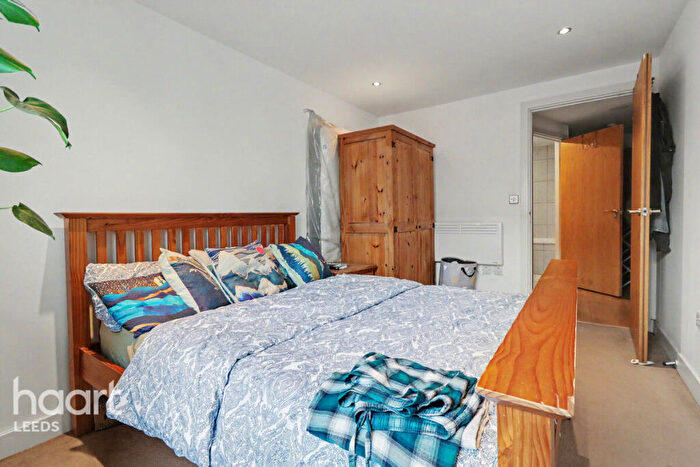 1 Bedroom Flat For Sale In Armouries Way, Leeds, LS10