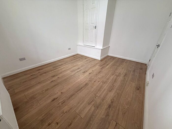 1 Bedroom Property To Rent In - Seymour Street, L3