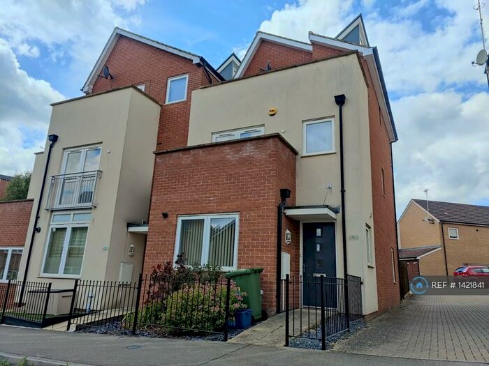 3 Bedroom End Of Terrace House To Rent In Sinatra Drive, Oxley Park, Milton Keynes, MK4