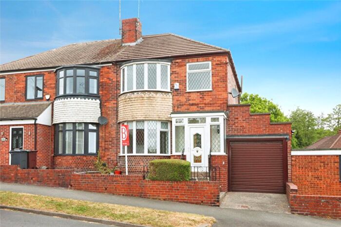 3 Bedroom Semi Detached House For Sale In Hollybank Avenue, Sheffield, South Yorkshire, S12